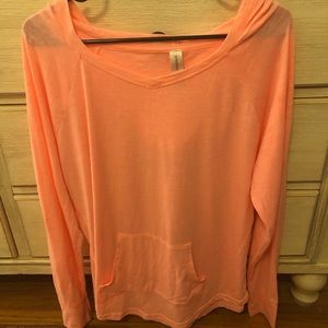 Hooded long-sleeve Tee with Front Pocket